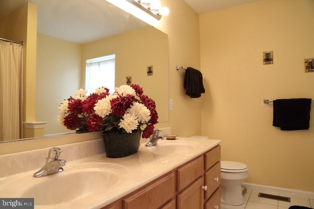 271 Cambridge Lane Lititz, PA 17543 - Photo 16 of 28
