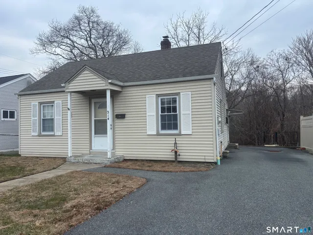 $229,000 | 214 Poquonnock Road, Groton, CT 06340