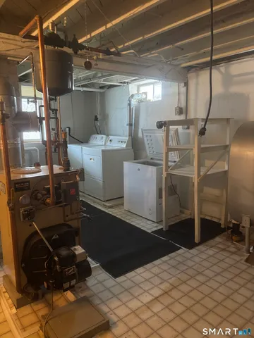 $229,000 | 214 Poquonnock Road, Groton, CT 06340