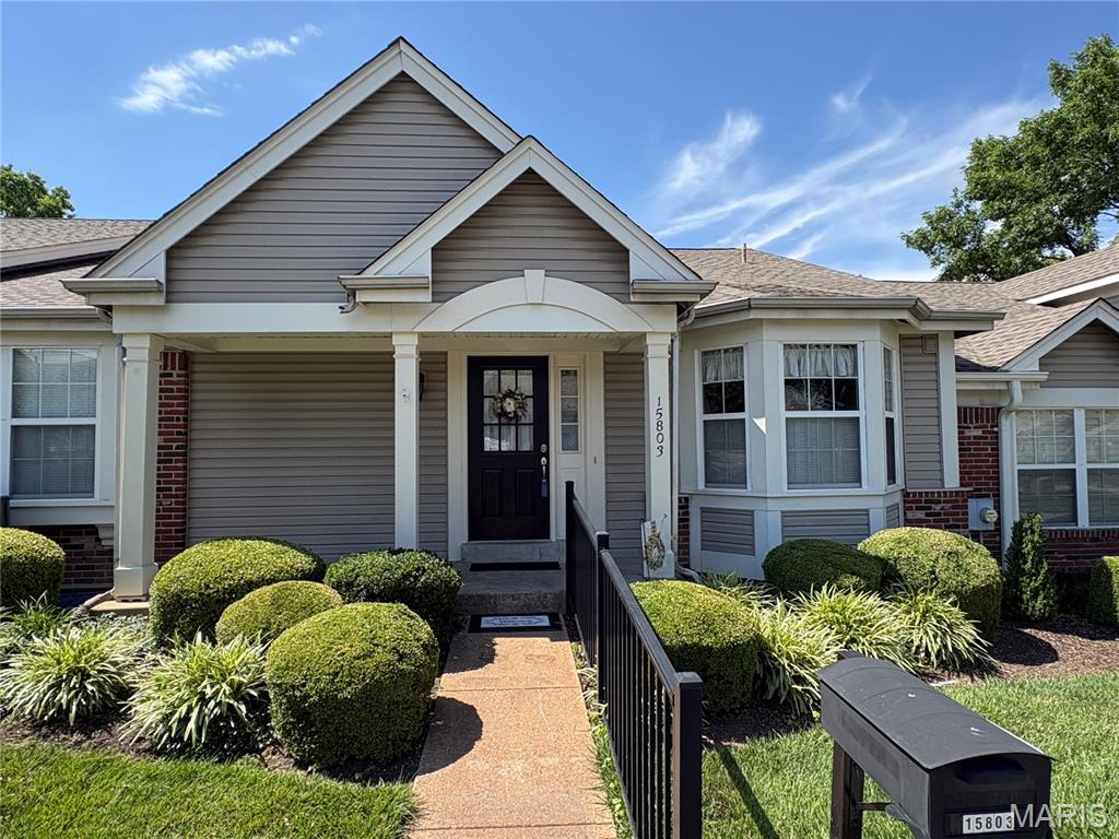 15803 Harris Ridge Court Chesterfield, MO 63017 - Photo 4 of 55