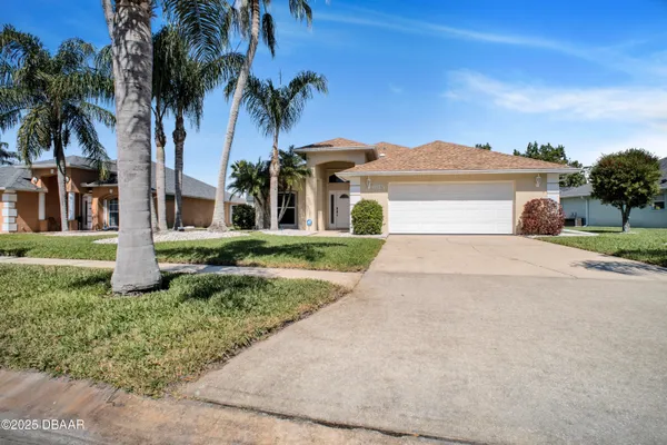 $3,300 | 6115 Sabal Point Circle, Port Orange, FL 32128