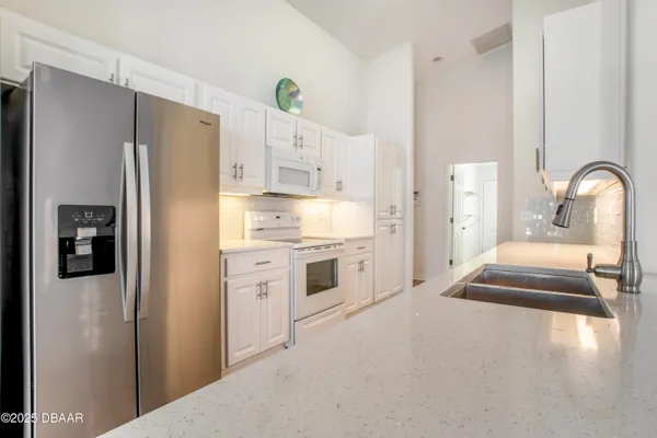 $3,300 | 6115 Sabal Point Circle, Port Orange, FL 32128