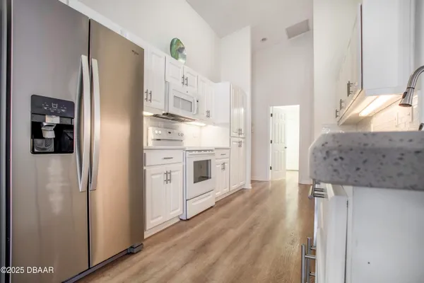$3,300 | 6115 Sabal Point Circle, Port Orange, FL 32128