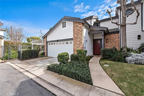 $4,895 | 12628 Newport Avenue, Tustin, CA 92780