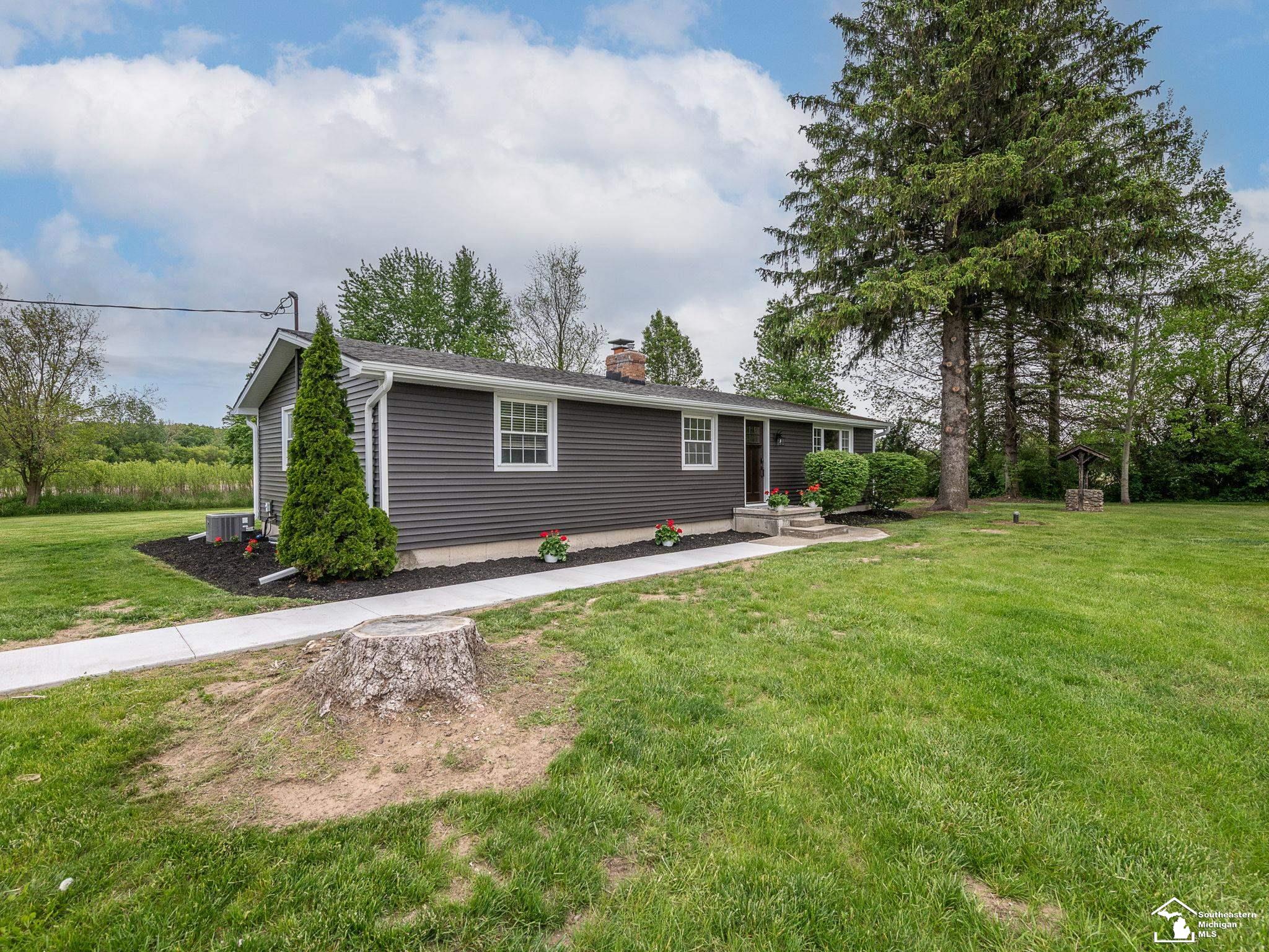 12660 Darling Road Milan, MI 48160 - Photo 1 of 39