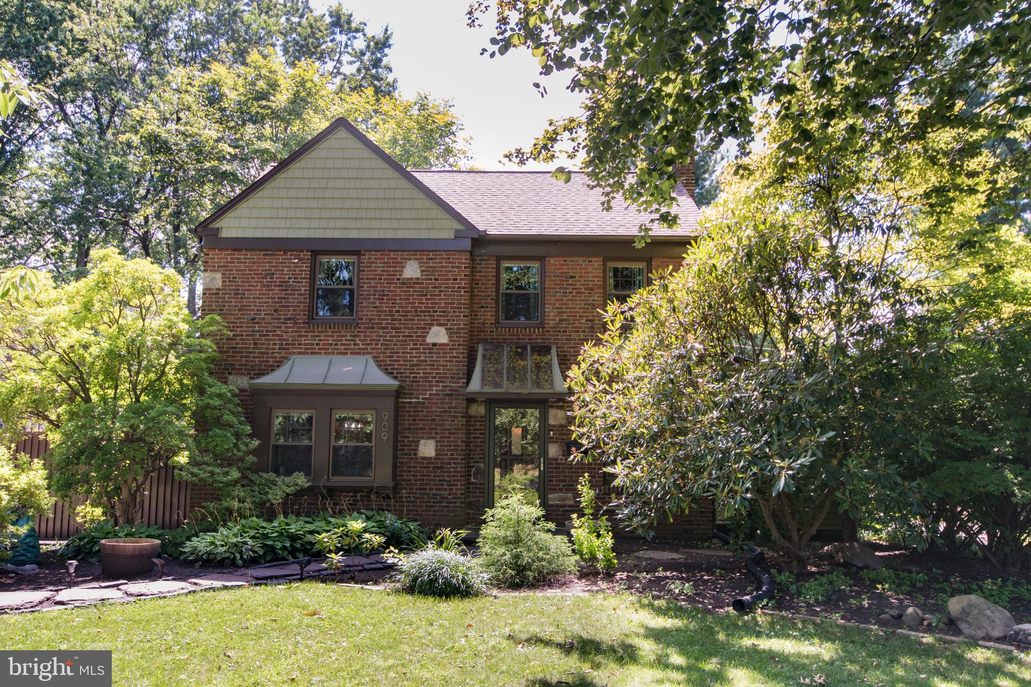 909 Ashbourne Road Cheltenham, PA 19012 - Photo 2 of 36 909 Ashbourne Rd., Cheltenham, PA 19012