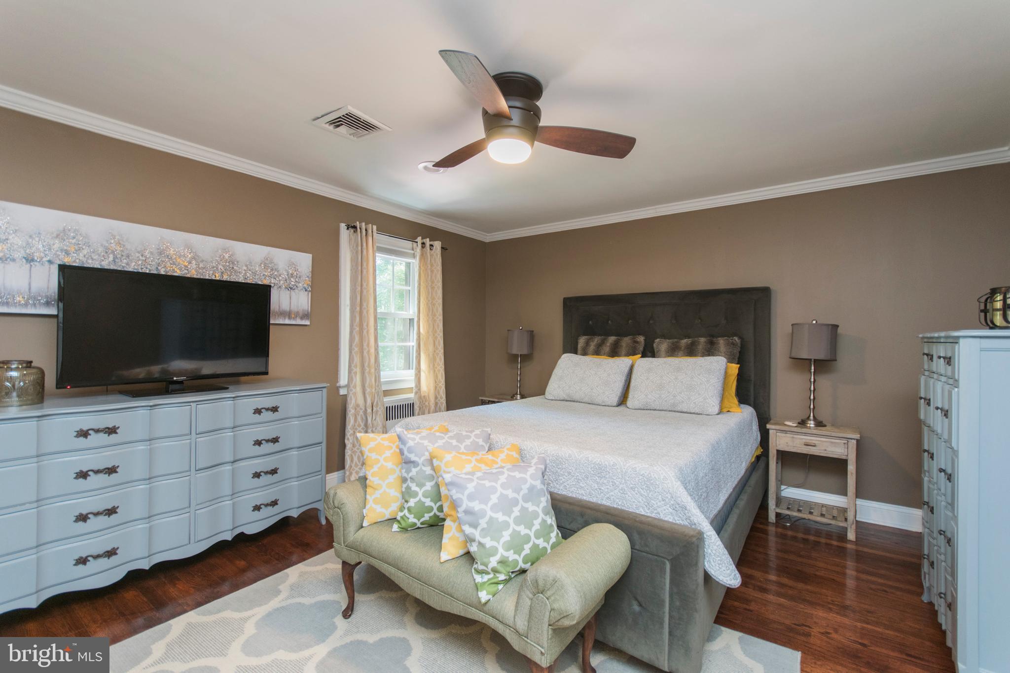 909 Ashbourne Road Cheltenham, PA 19012 - Photo 20 of 36 Second bedroom: