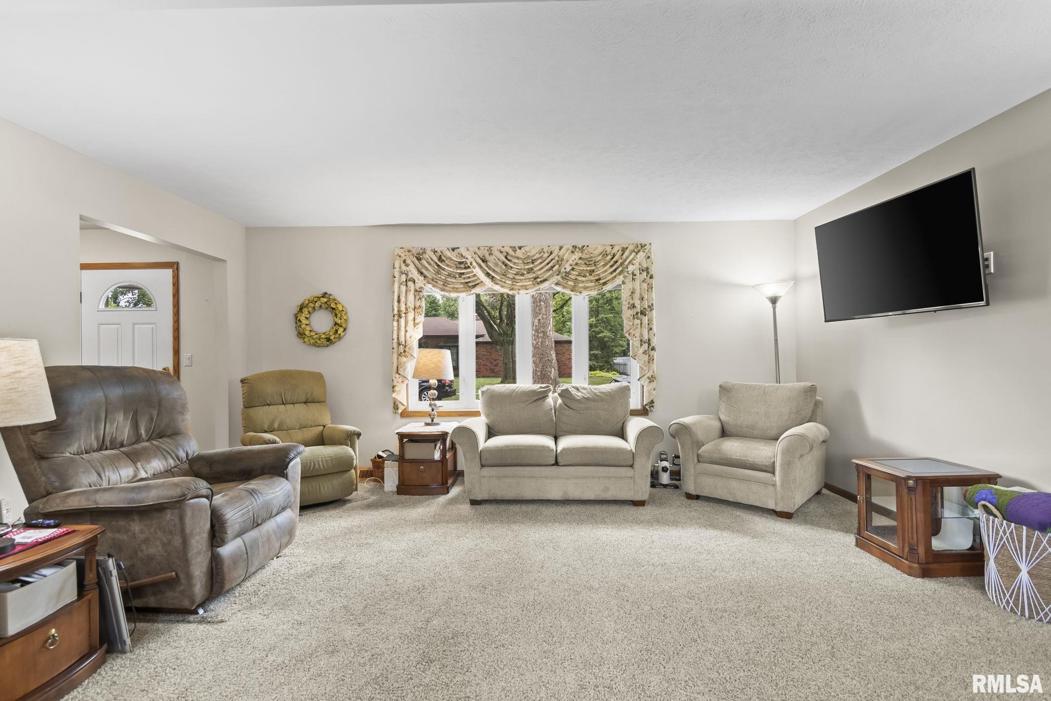114 Golf Road Springfield, IL 62704 - Photo 12 of 35