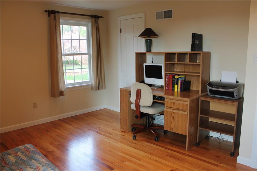 615 Harrogate Road Pittsburgh, PA 15241 - Photo 16 of 25 Gallery Image 16