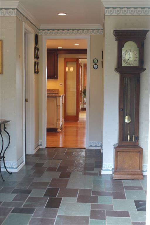 615 Harrogate Road Pittsburgh, PA 15241 - Photo 3 of 25 Gallery Image 3