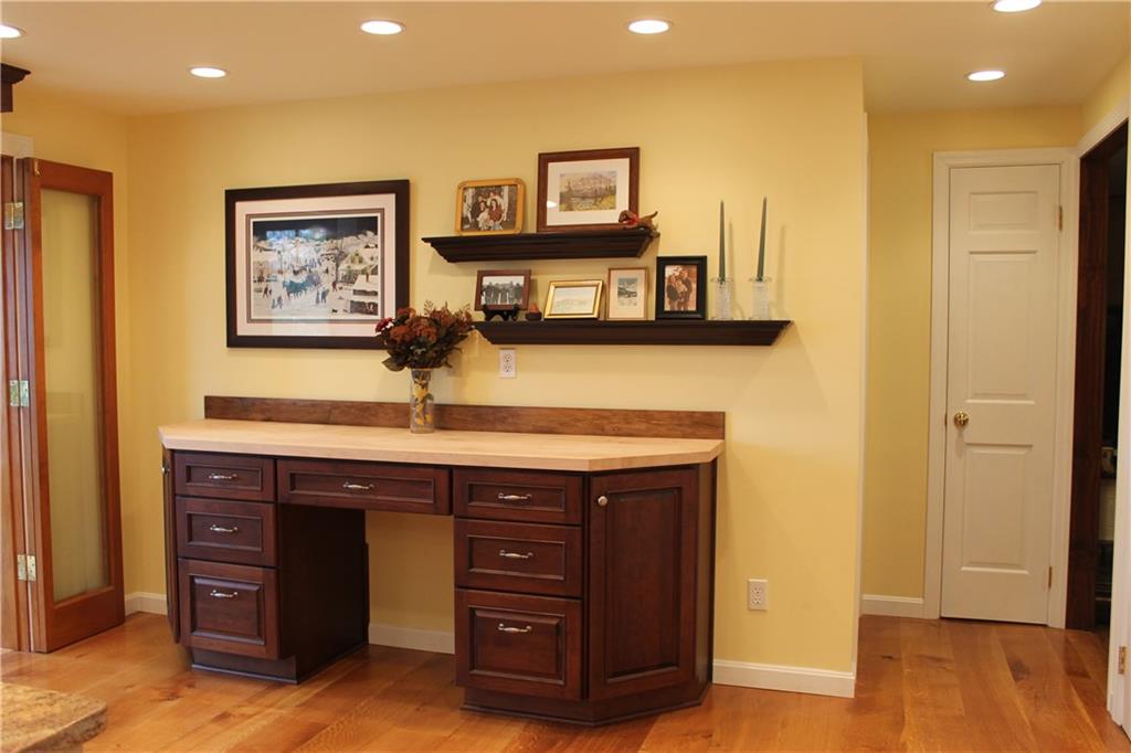 615 Harrogate Road Pittsburgh, PA 15241 - Photo 8 of 25 Gallery Image 8