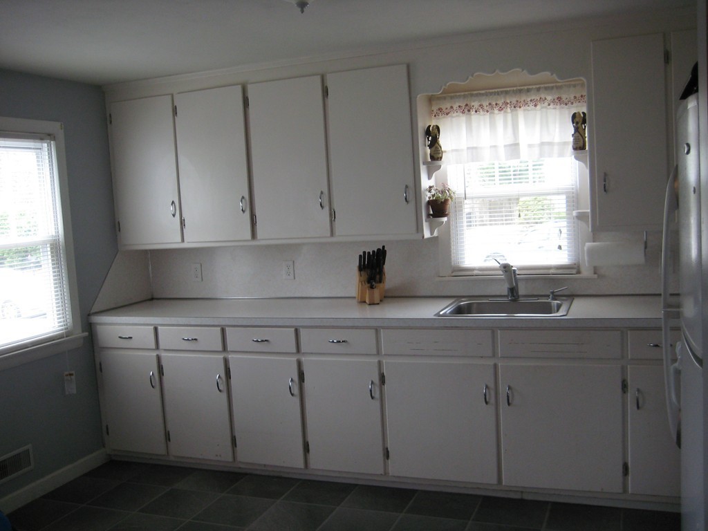 87 Granger Street Springfield, MA 01119 - Photo 4 of 18