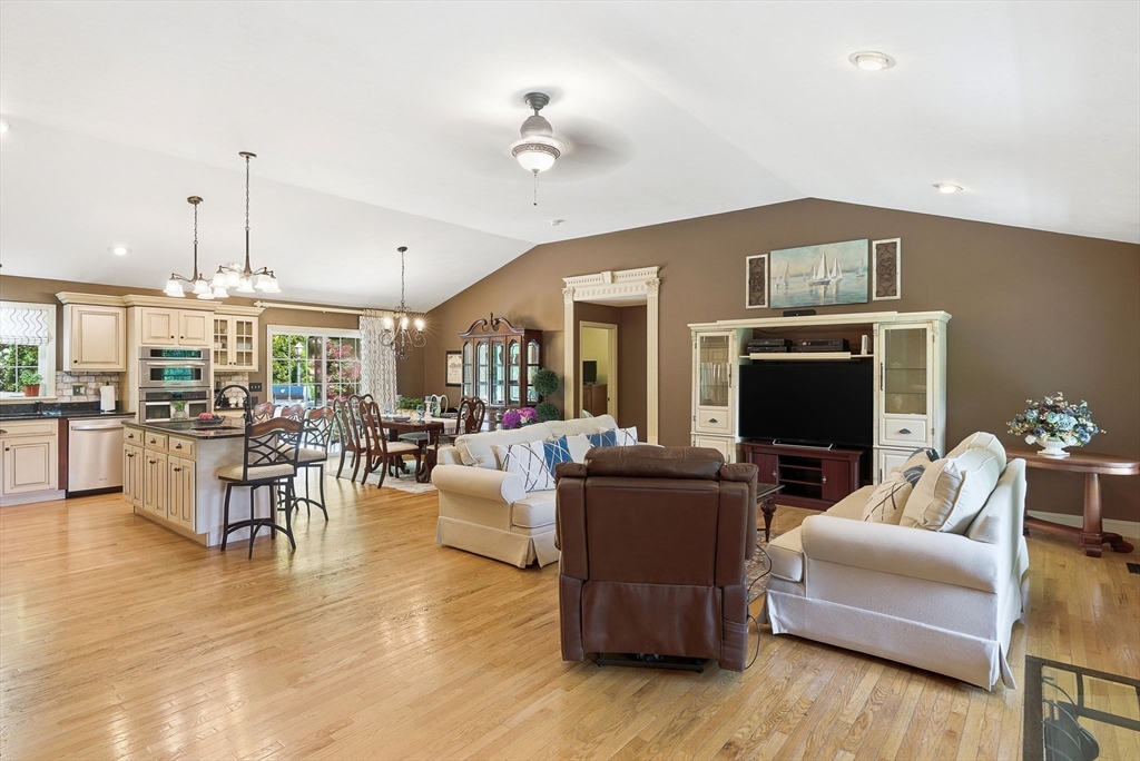 493 Hubbardston Road Barre, MA 01005 - Photo 6 of 42