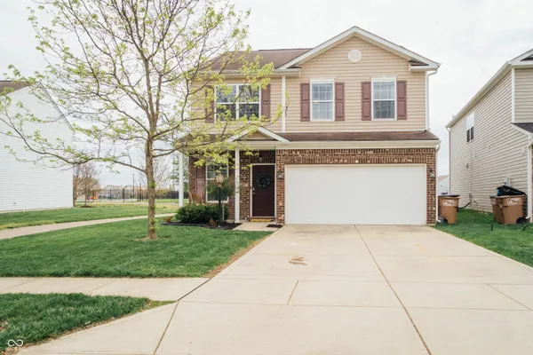 $284,900 | 2263 Shadow Bend Drive, Columbus, IN 47201