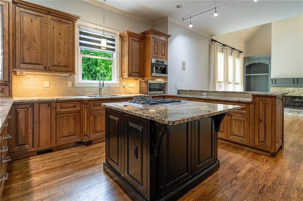 1240 Brookhaven Hideaway Court Northeast Atlanta, GA 30319 - Photo 11 of 35