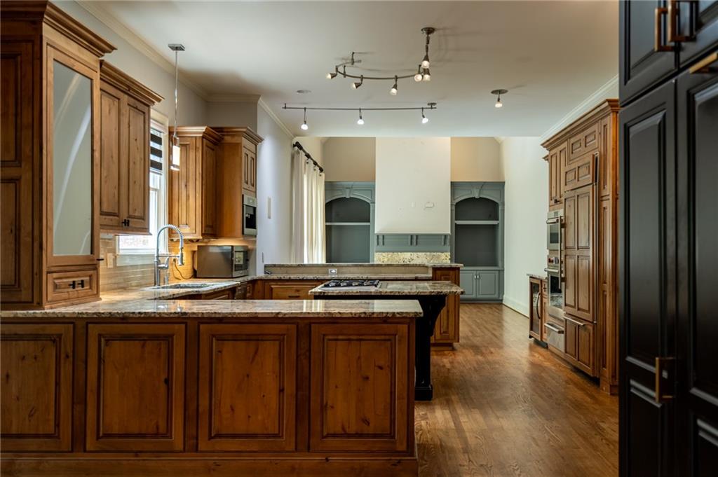 1240 Brookhaven Hideaway Court Northeast Atlanta, GA 30319 - Photo 13 of 35