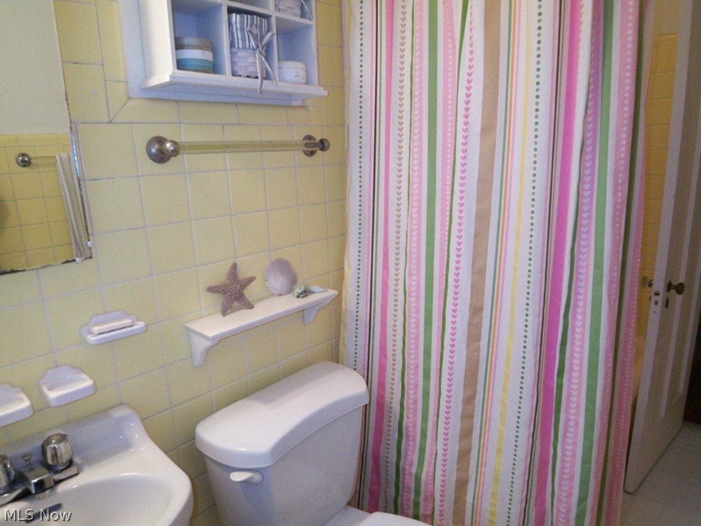 1309 Yellowstone Road Cleveland, OH 44121 - Photo 17 of 25 Gallery Image 17