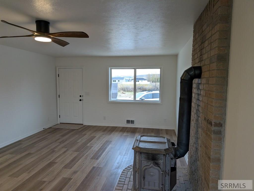 4822 South Streeter Avenue Ammon, ID 83406 - Photo 6 of 44