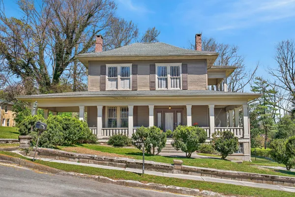 $599,000 | 702 Washington Avenue, Mount Pleasant, TN 38474