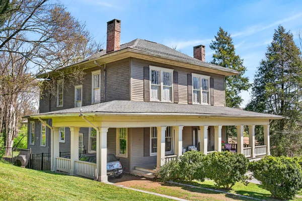 $599,000 | 702 Washington Avenue, Mount Pleasant, TN 38474