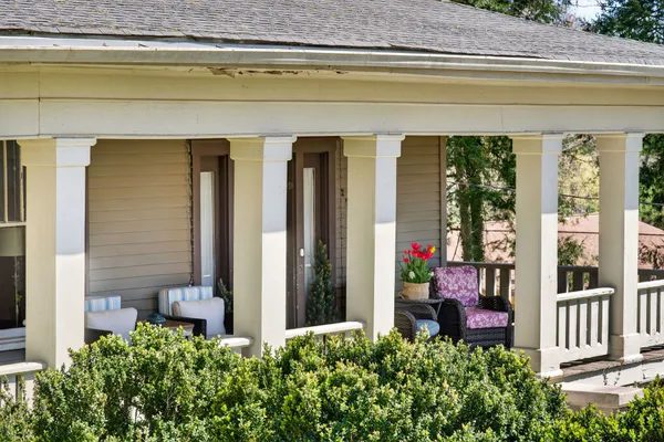 $599,000 | 702 Washington Avenue, Mount Pleasant, TN 38474