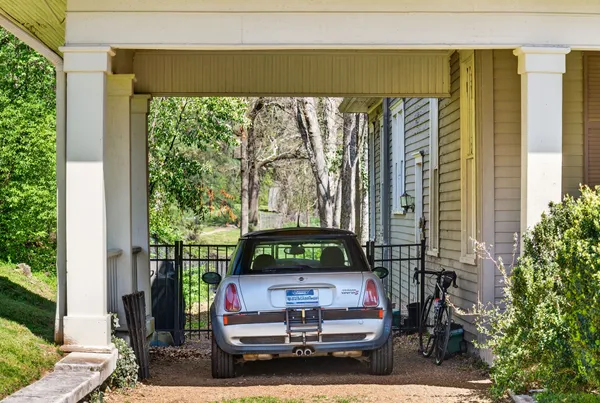 $599,000 | 702 Washington Avenue, Mount Pleasant, TN 38474