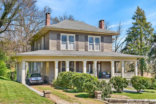 $599,000 | 702 Washington Avenue, Mount Pleasant, TN 38474