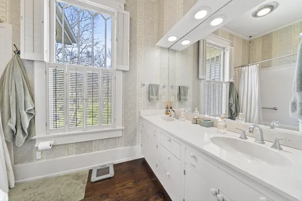$599,000 | 702 Washington Avenue, Mount Pleasant, TN 38474