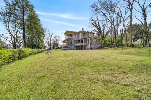 $599,000 | 702 Washington Avenue, Mount Pleasant, TN 38474