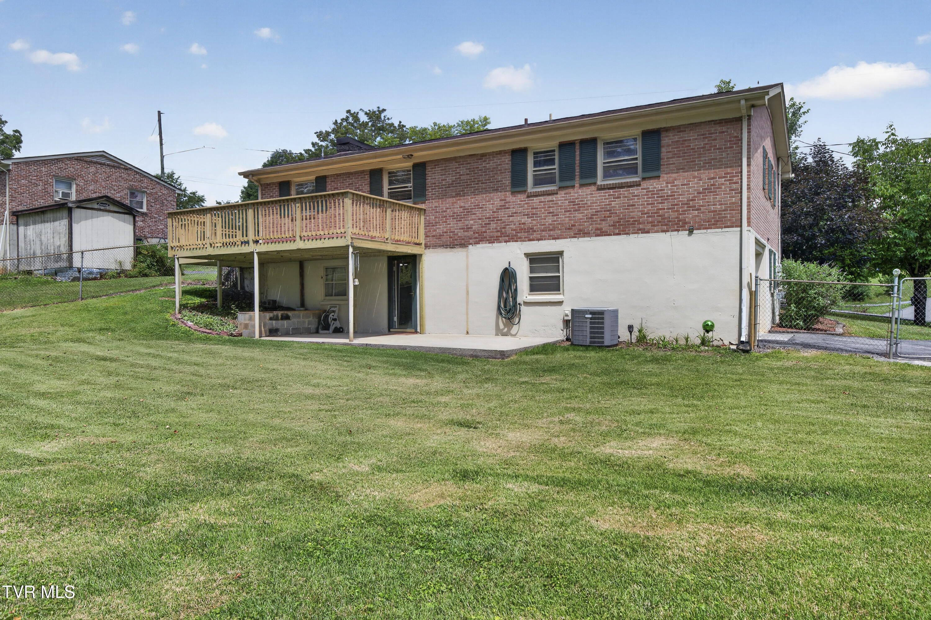 302 Seminole Road Bristol, VA 24201 - Photo 5 of 50 302-Seminole-Rd-6