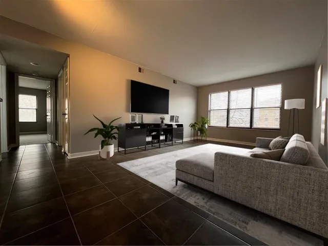 $205,000 | 445 West 9th Street, Unit 302, Kansas City, MO 64105