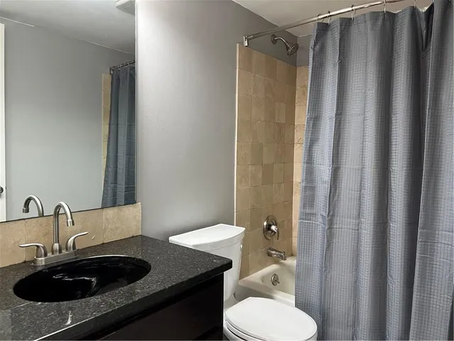 $205,000 | 445 West 9th Street, Unit 302, Kansas City, MO 64105