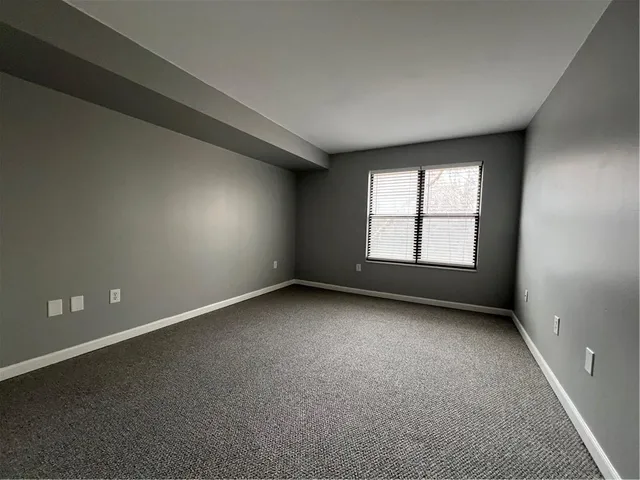$205,000 | 445 West 9th Street, Unit 302, Kansas City, MO 64105