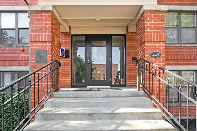 $205,000 | 445 West 9th Street, Unit 302, Kansas City, MO 64105