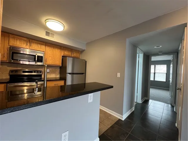 $205,000 | 445 West 9th Street, Unit 302, Kansas City, MO 64105