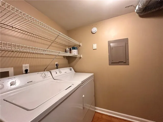 $205,000 | 445 West 9th Street, Unit 302, Kansas City, MO 64105