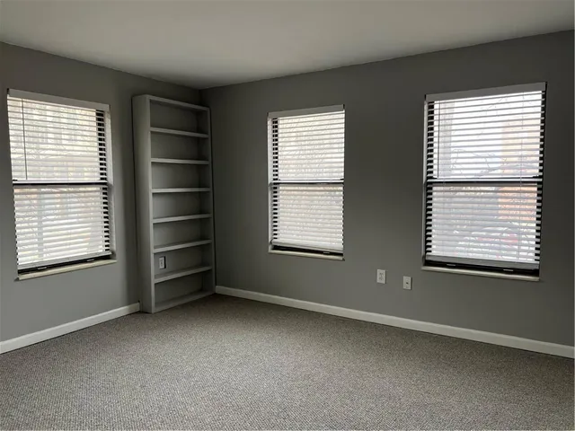 $205,000 | 445 West 9th Street, Unit 302, Kansas City, MO 64105