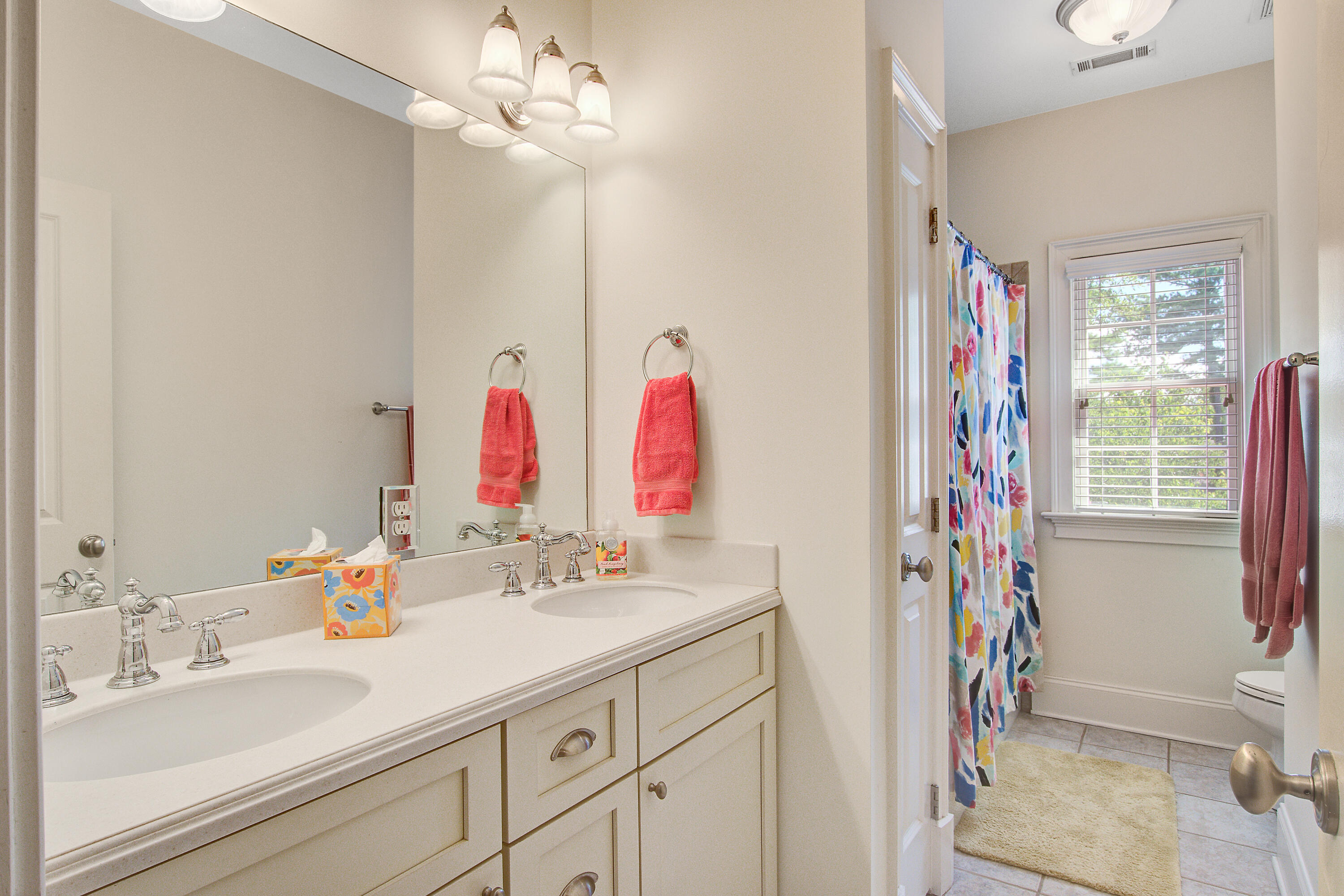 364 Evian Way Mount Pleasant, SC 29464 - Photo 23 of 46 Shared Bathroom