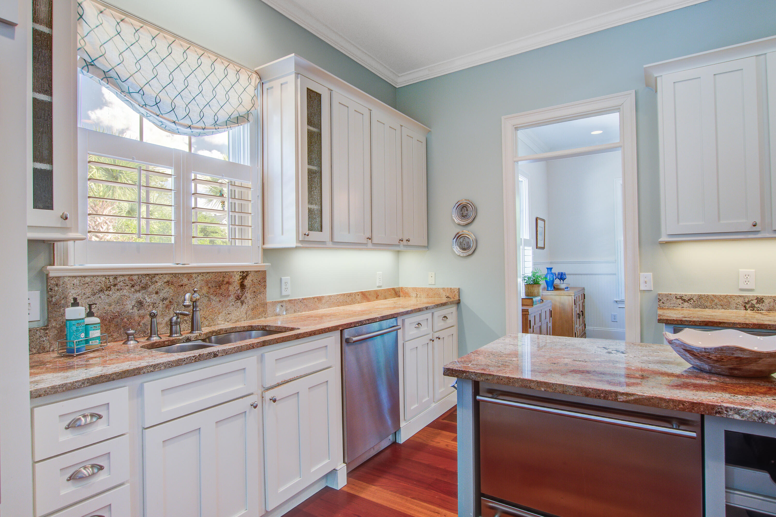 364 Evian Way Mount Pleasant, SC 29464 - Photo 7 of 46 Kitchen
