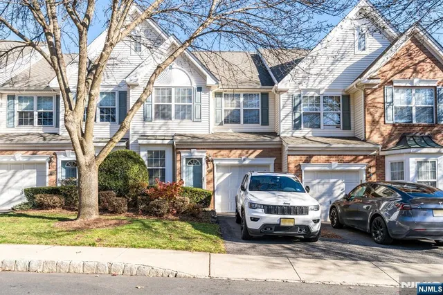 $649,900 | 127 Stratford Drive, Unit 1028, Nutley, NJ 07110