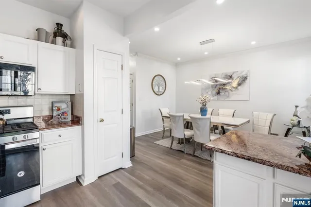 $649,900 | 127 Stratford Drive, Unit 1028, Nutley, NJ 07110