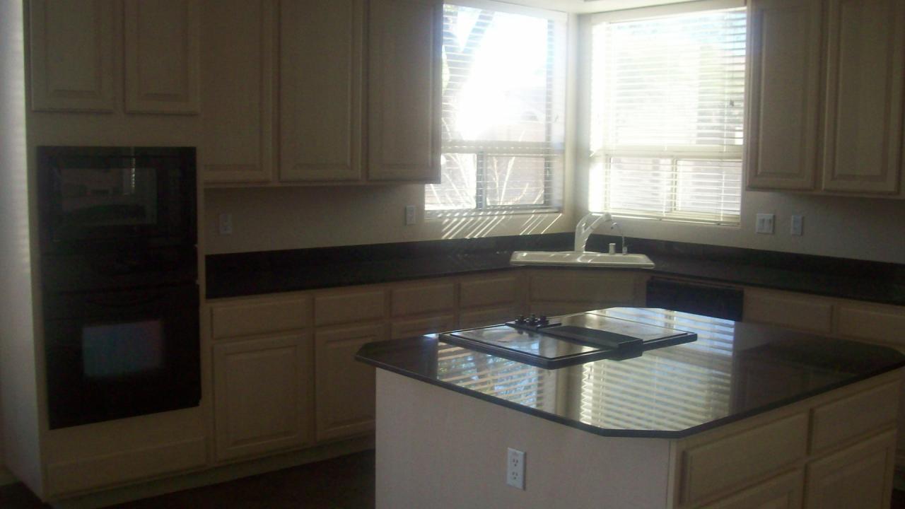 4514 East Kirkland Road Phoenix, AZ 85050 - Photo 7 of 11 KITCHEN AREA