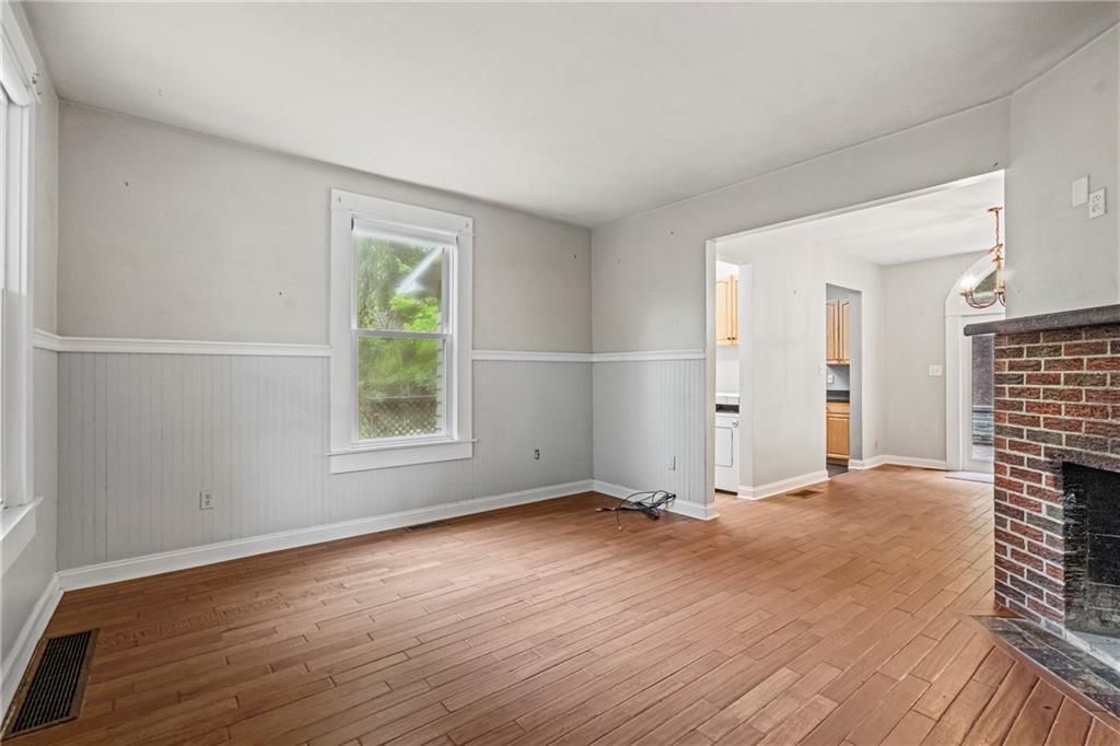301 Redgate Road Sewickley, PA 15143 - Photo 2 of 20 FAMILY ROOM