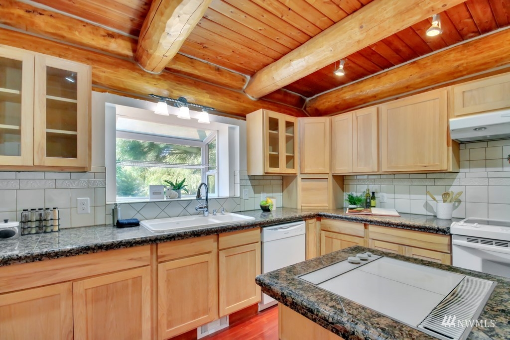14206 Maple Road Southeast Port Orchard, WA 98367 - Photo 9 of 40 Gallery Image 9