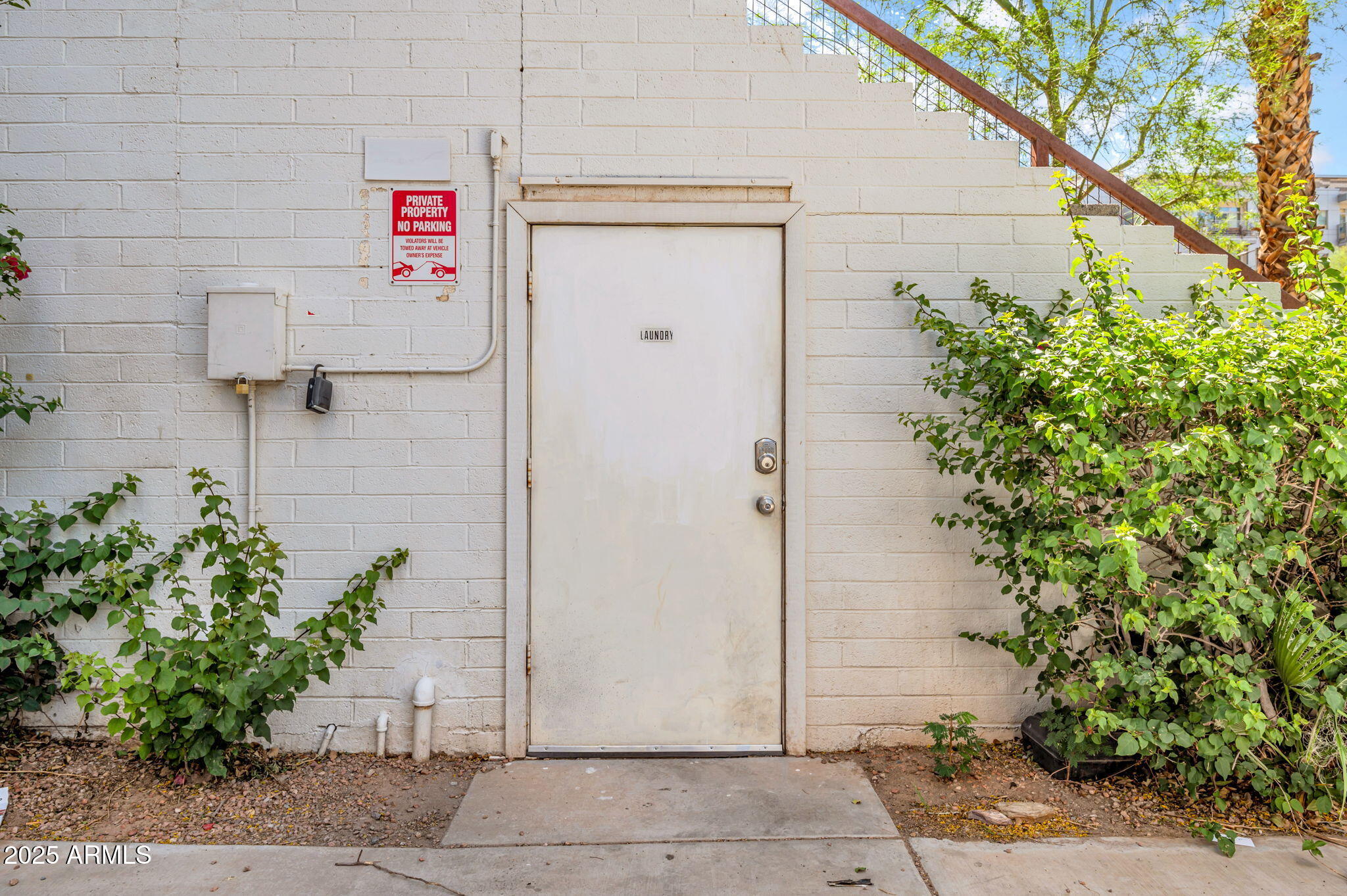 821 North 3rd Street, Unit 8 Phoenix, AZ 85004 - Photo 9 of 10 a sign that is on the side of a building