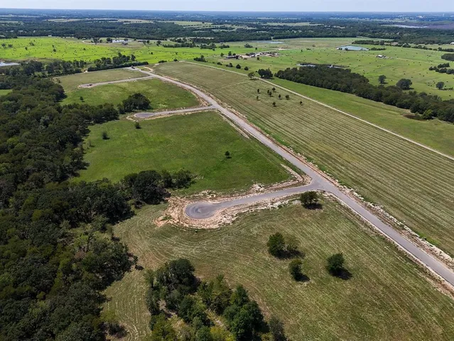 $132,900 | 220 Diamond Point, Dodd City, TX 75438