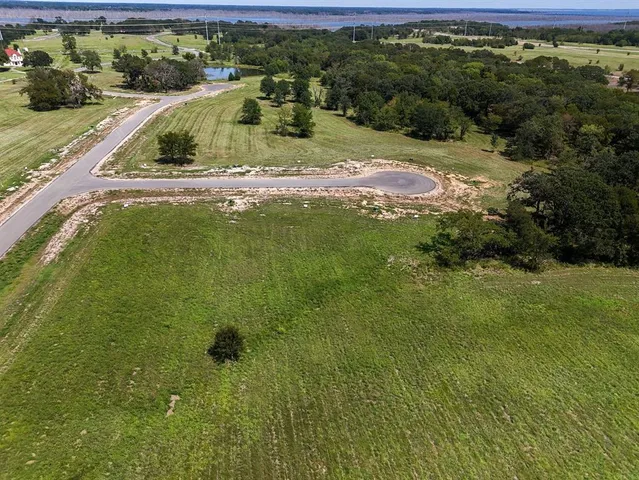 $132,900 | 220 Diamond Point, Dodd City, TX 75438