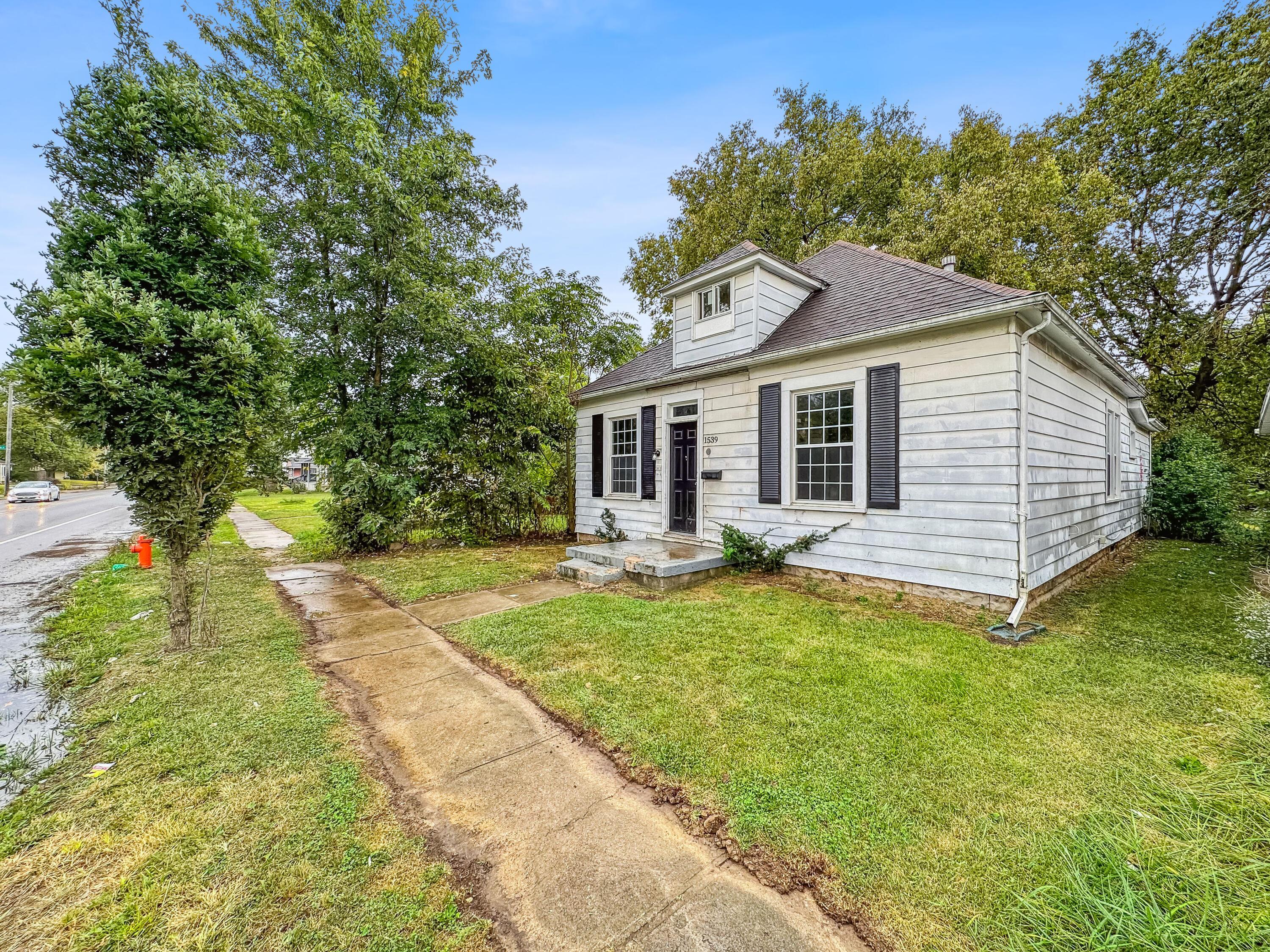 1539 East Weber Road Columbus, OH 43211 - Photo 2 of 23 IMG_8655