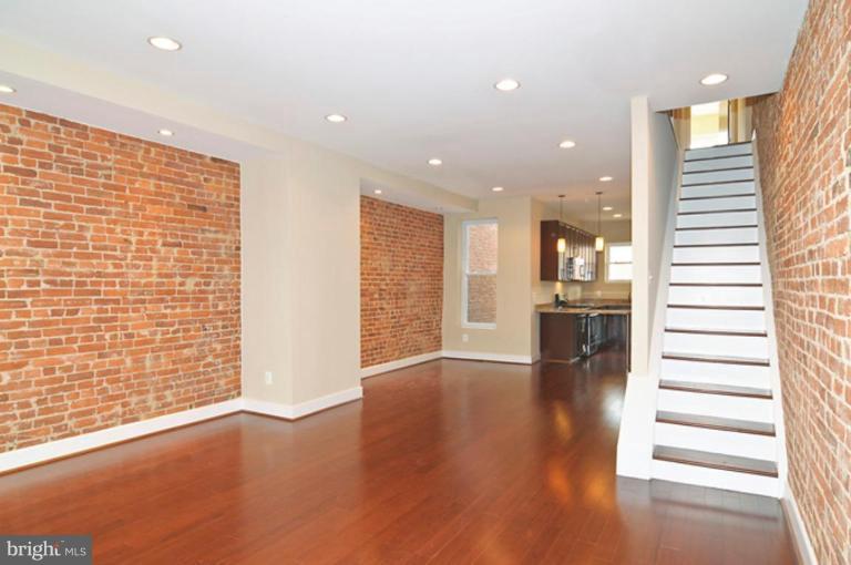 276 15th Street Southeast Washington, DC 20003 - Photo 3 of 11 Living Room