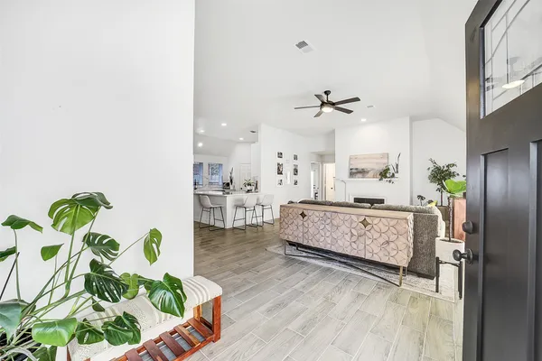 $2,100 | 12158 Bowsman Drive, Tomball, TX 77377